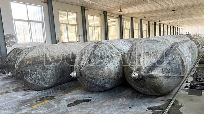 marine-ship-launching-rubber-airbags