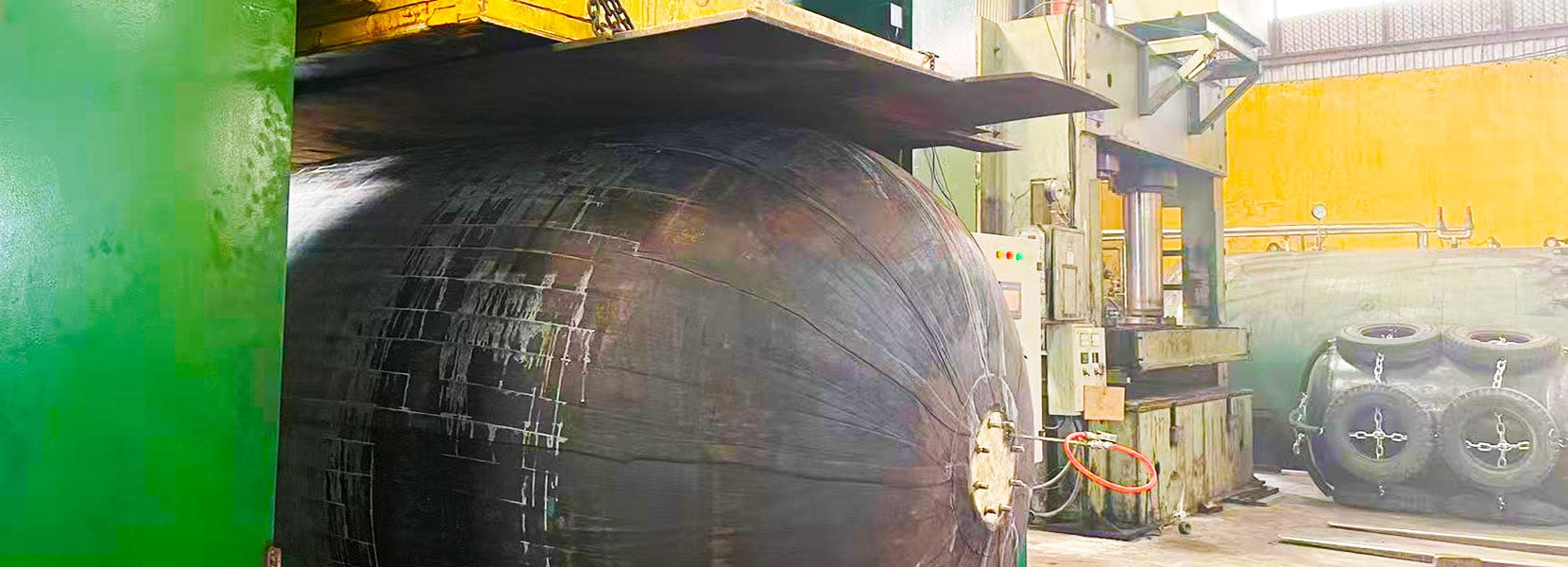 Pneumatic-rubber-fender-compression-test