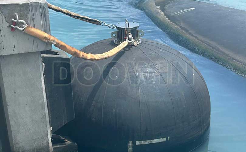 Yokohama-hydro-pneumatic-submarine-fenders