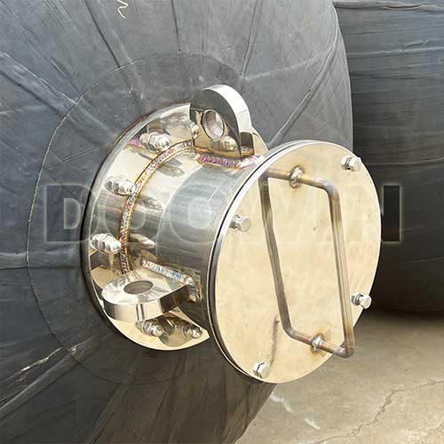 submarine-hydro-pneumatic-rubber-fenders-filling-port