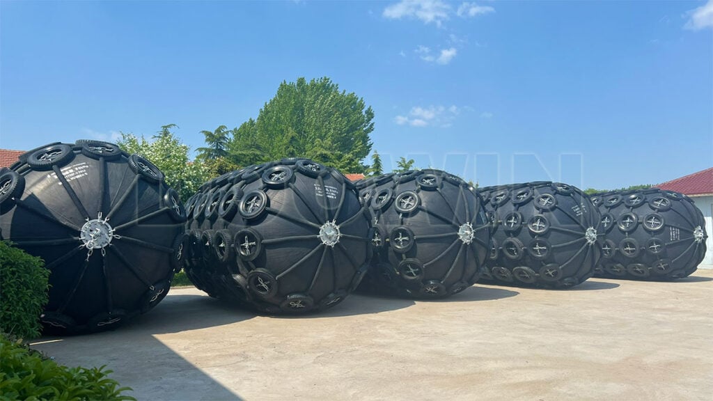 YOKOHAMA-PNEUMATIC-FENDERS