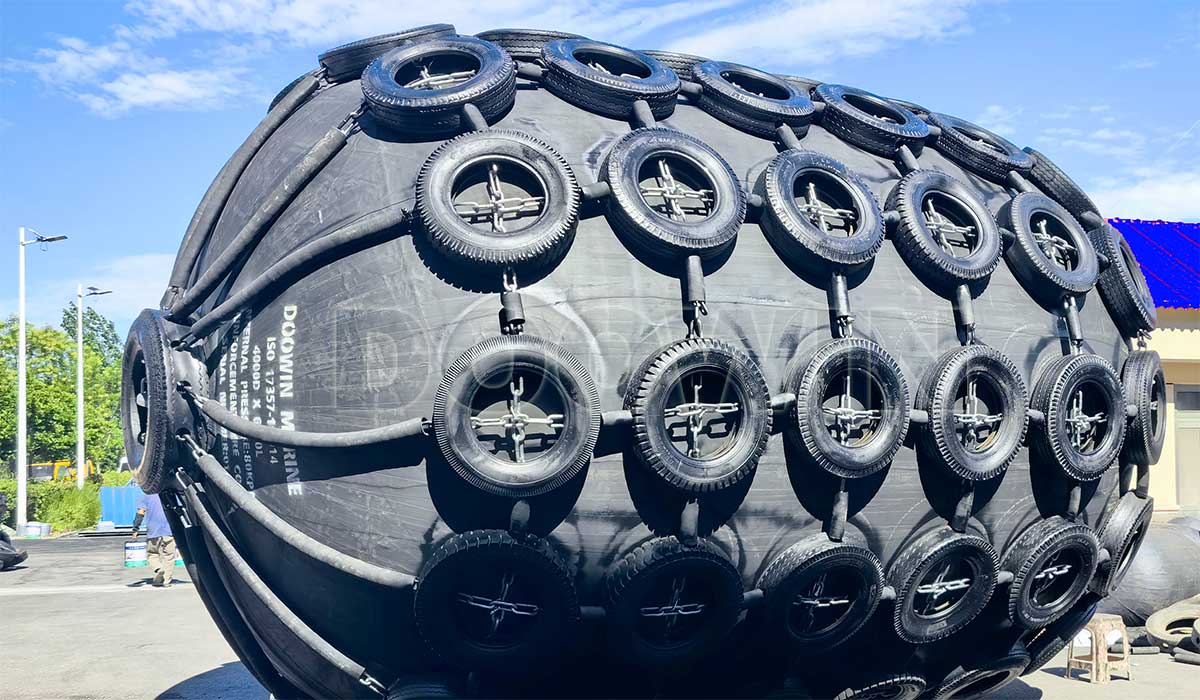 Yokohama-pneumatic-rubber-fenders