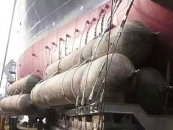 Buoyancy-Compensation-by-rubber-airbags