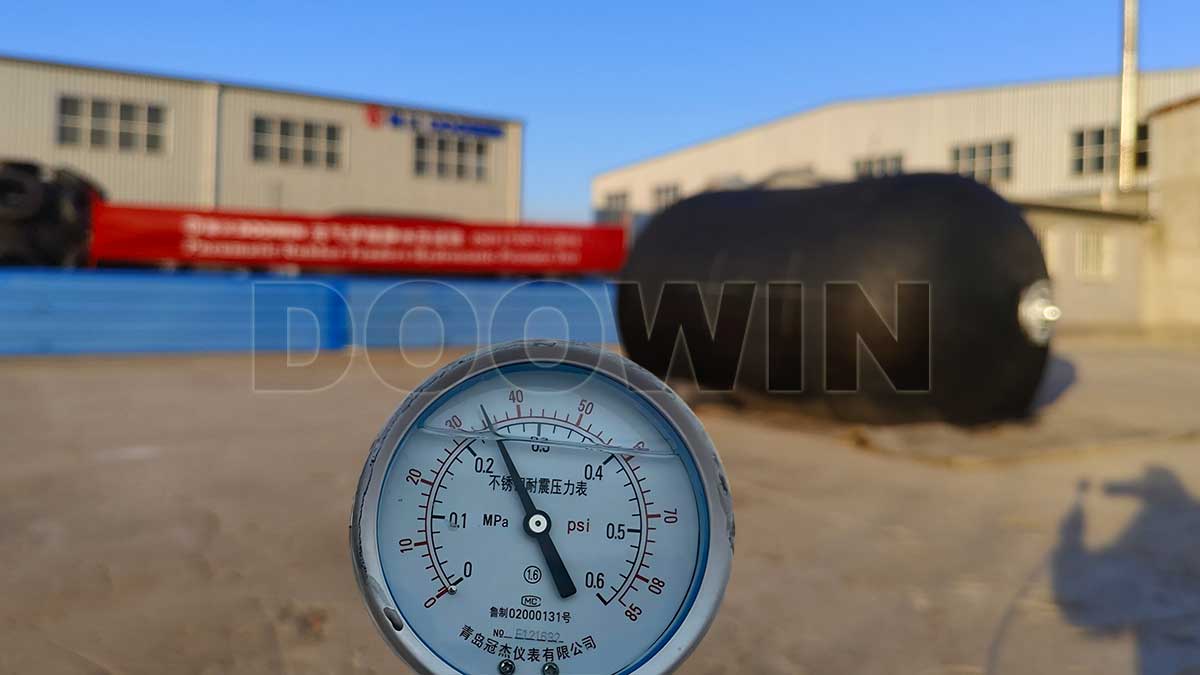 pneumatic-rubber-fenders-hydrostatic-pressure-test