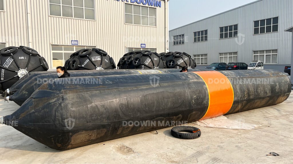 customized-ship-launching-marine-rubber-airbags